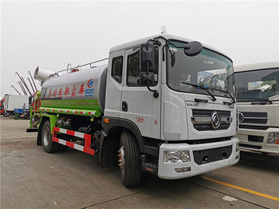 东风多利卡D9洒水抑尘车