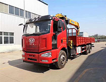 国六解放后八轮12吨随车吊